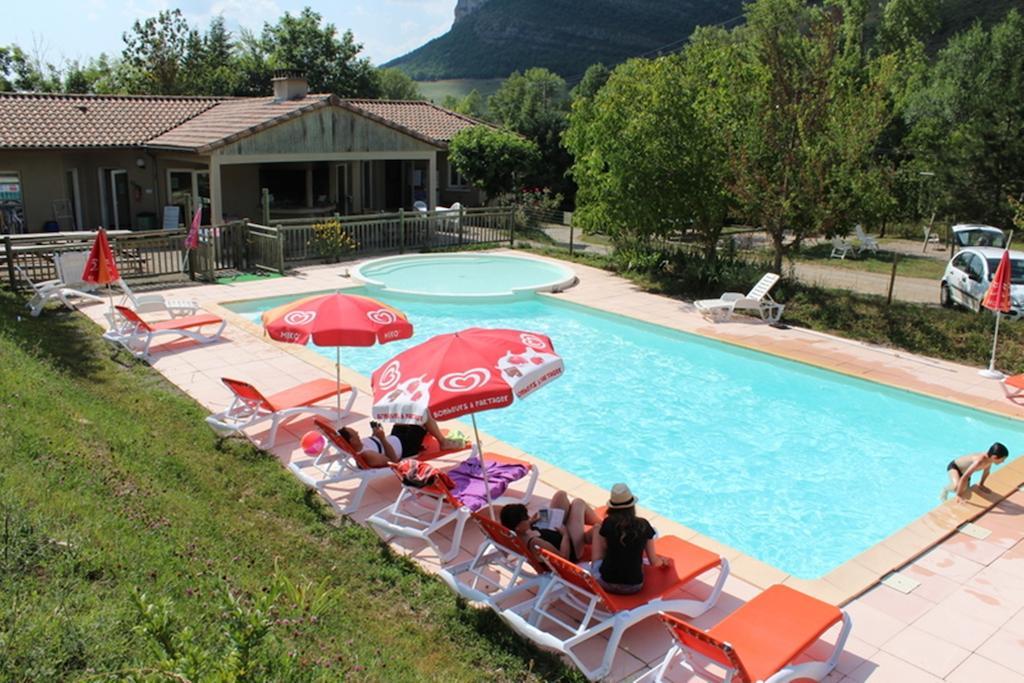 מלון Saint-Georges-de-Luzençon Causses & Vallees Vacances מראה חיצוני תמונה